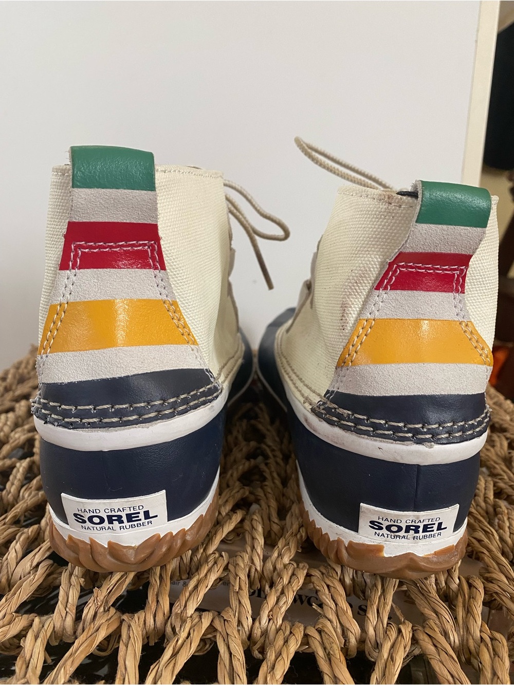 HBC Stripes x Sorel Out ‘N About ankle boots Size 10 BNWT - Picture 3 of 7
